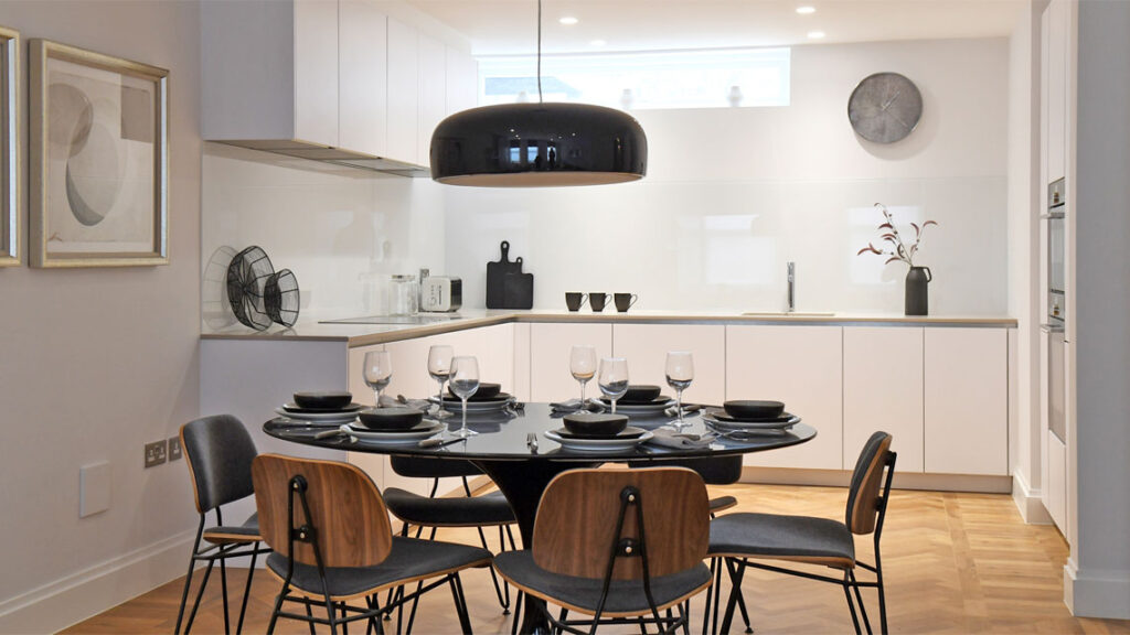High-value interior project management in Albemarle Street, Mayfair. Luxury retail and residential coordination.