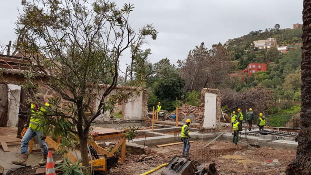 Luxury villa foundations and structural engineering in Cannes, French Riviera. High-profile coastal construction.